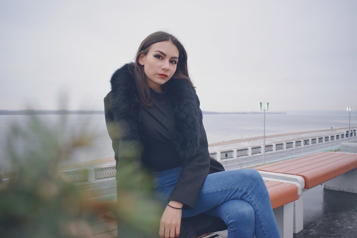 Дева у реки - оригинал