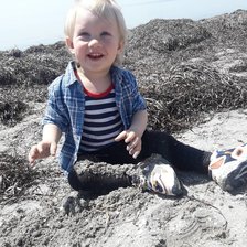 Схема вышивки «Малыш на берегу моря»