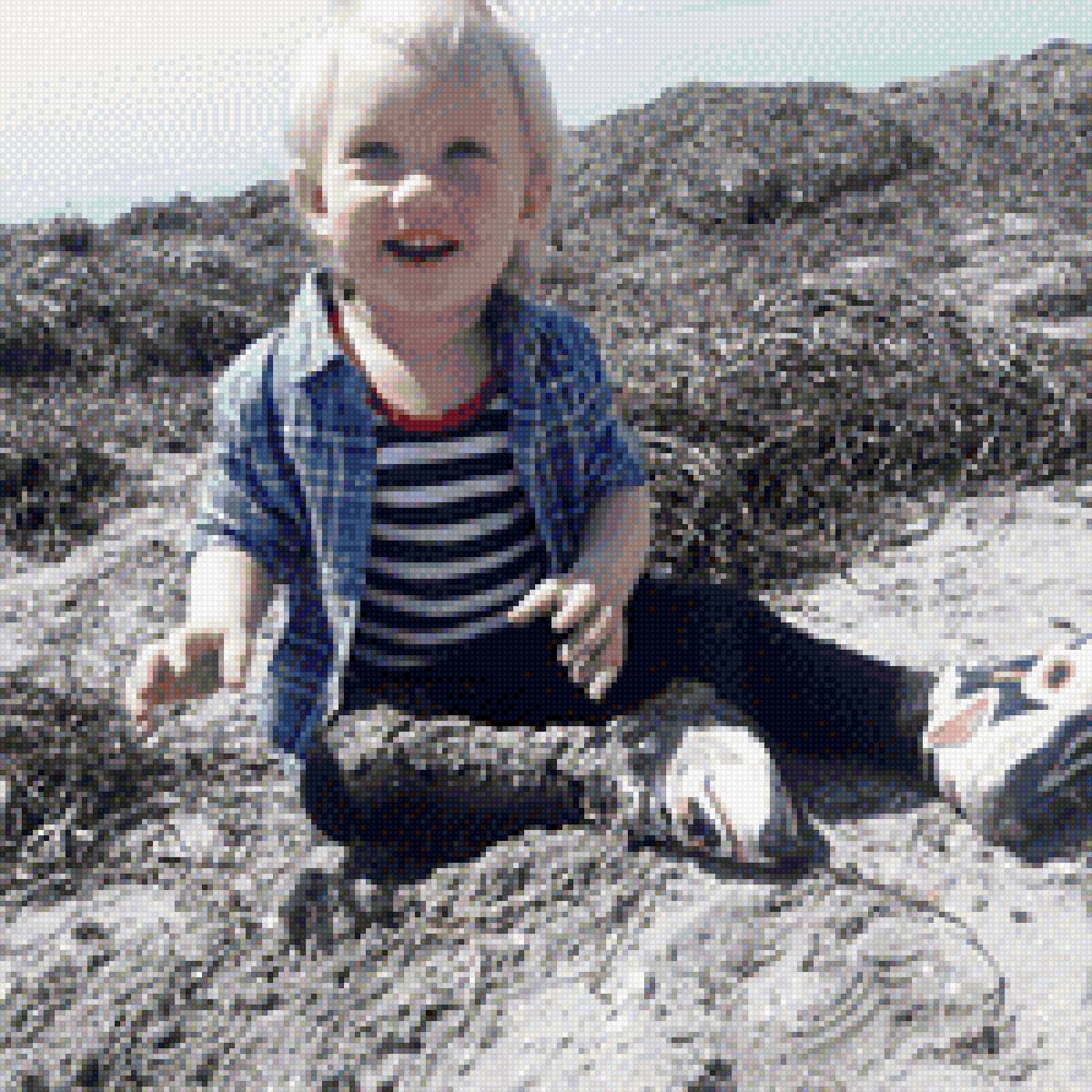 Малыш на берегу моря - пляж., ребенок, море - предпросмотр