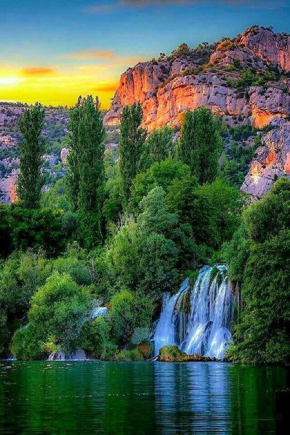 ūdenskritums 2 - dabasskati ūdenskritums saulriets kalni - оригинал