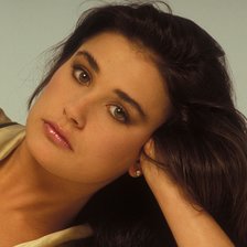 Схема вышивки «Деми Мур»