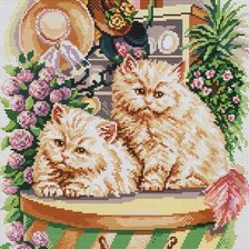 Схема вышивки «котята на шляпной коробке»