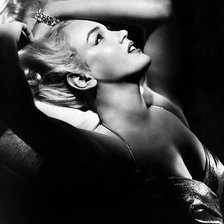 Схема вышивки «монро»