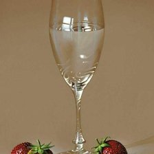 Схема вышивки «Шампанское с клубникой»