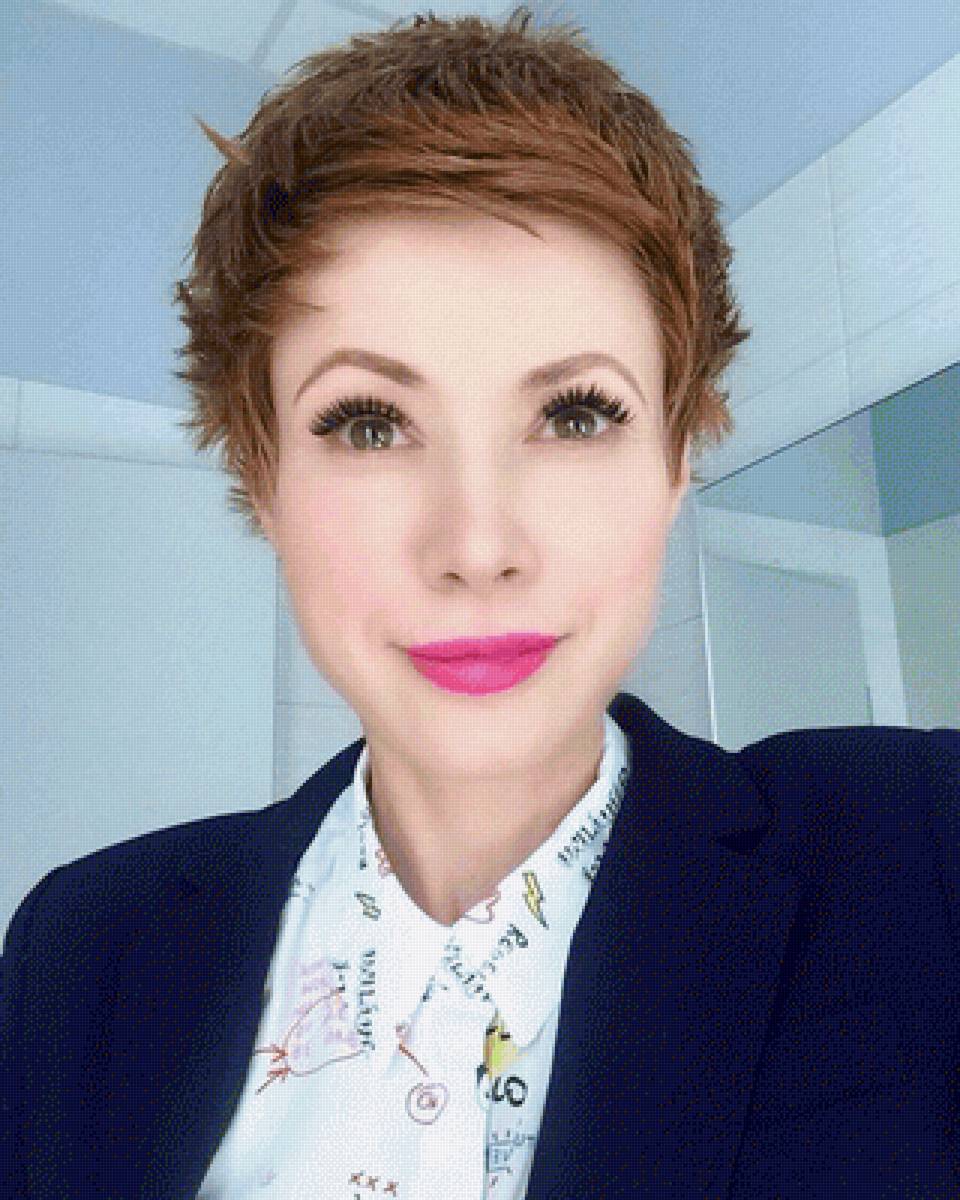 Кристина - девушка, ведущая - предпросмотр