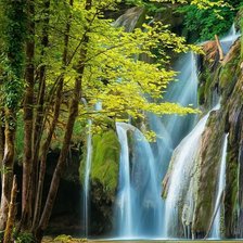 Схема вышивки «Красивый водопад»