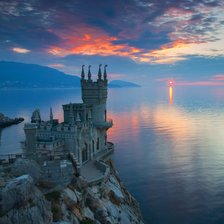 Схема вышивки «Ласточкино гнездо на восходе»