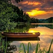 Лодка и закат