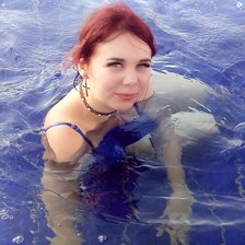 Схема вышивки «Девушка в бассейне 400*390»