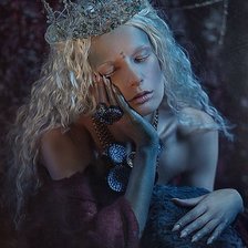 Схема вышивки «Девушка с короной»