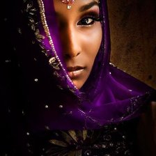 Схема вышивки «Девушка в фиолетовом платке»