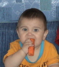 Схема вышивки «мальчик с морковкой»