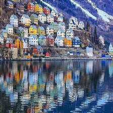 Схема вышивки «pueblo reflejo en el rio»