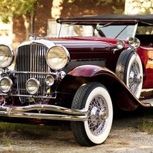 Схема вышивки «Красная ретромашина»