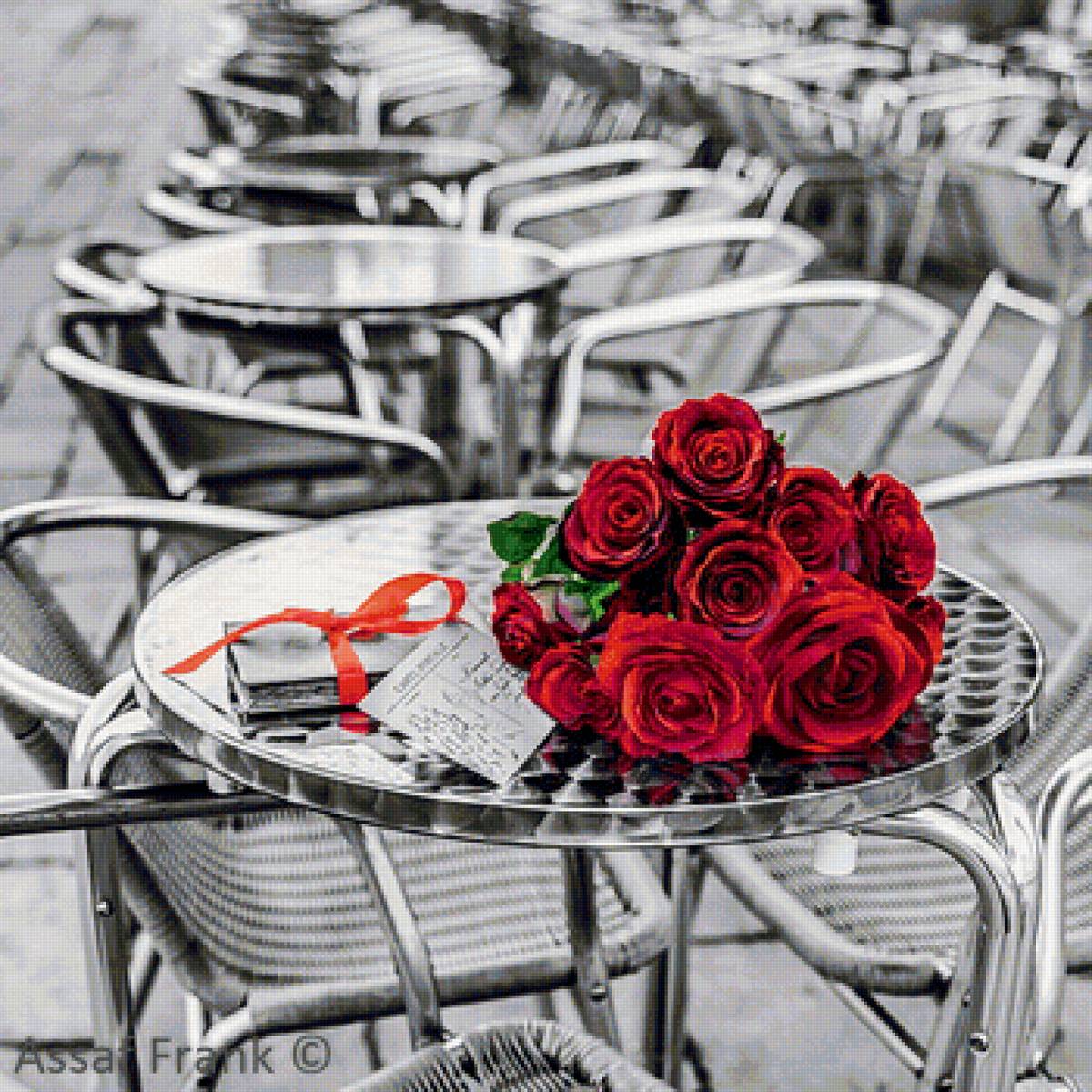 розы - город, кафе, розы, монохром - предпросмотр