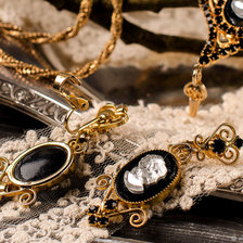 Схема вышивки «винтажный комплект»