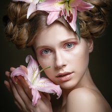 Схема вышивки «девушка с лилиями»