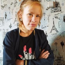 Схема вышивки «Скромная девочка»