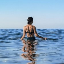 Схема вышивки «Девушка в море»