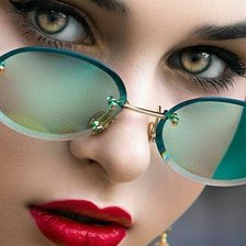 Схема вышивки «Девушка с глазами кошки»