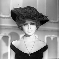 Схема вышивки «Светлана Пенкина в роли Кати»