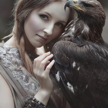 Схема вышивки «Девушка с соколом»