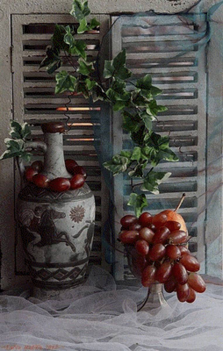 Украшения осени - виноград, натюрморт, кувшин, плющ - предпросмотр