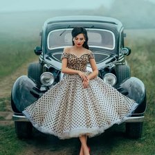 Схема вышивки «Девушка у машины»