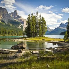 озеро и горы