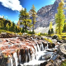 горный водопад