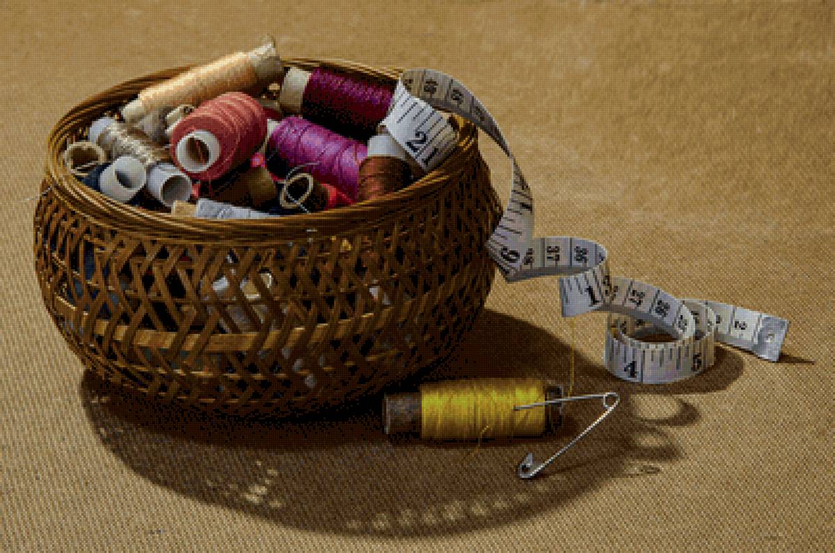 Корзинка вышивальщицы - иголка, нитки, корзинка, сантиметр, рукоделие, шитье - предпросмотр