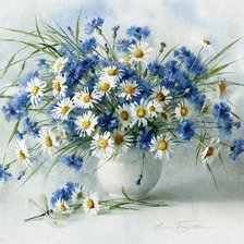 Букет из васильков и ромашек