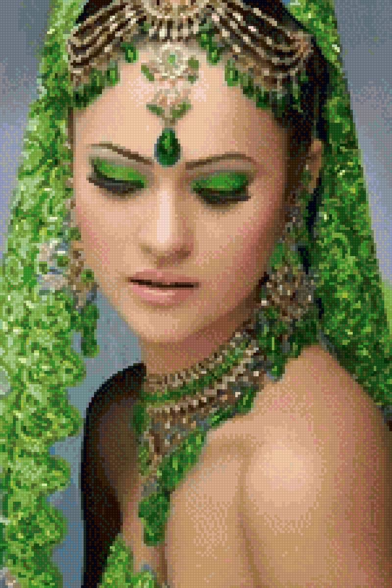 девушка в зеленом - предпросмотр