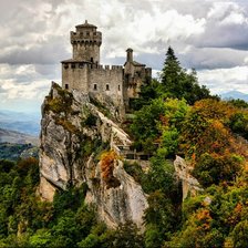 Схема вышивки «замок на горе»