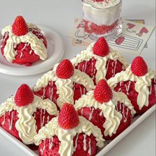 Схема вышивки «Пирожное Красный бархат»