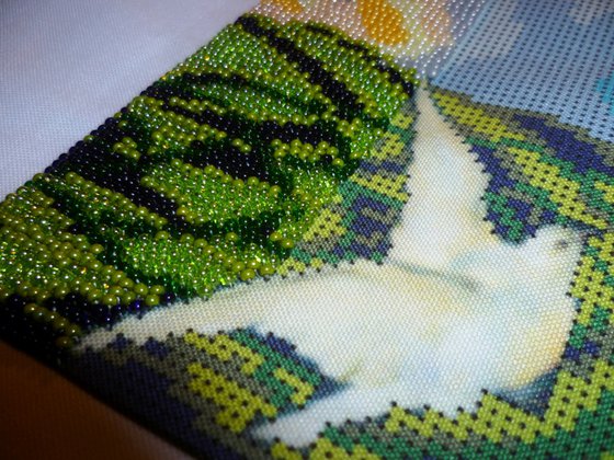 Этап процесса «Богородица и голуби (Утро в райском саду), бисер»