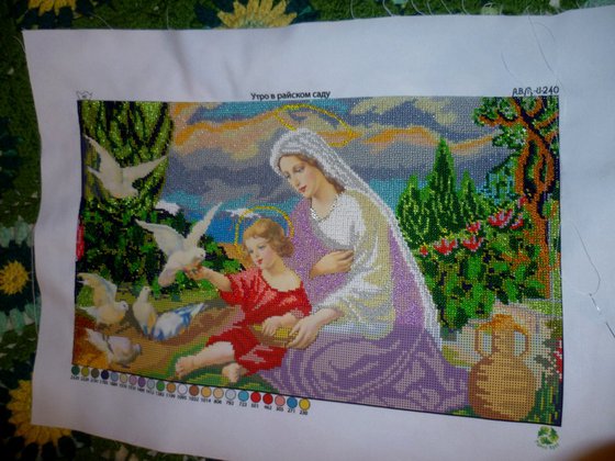 Этап процесса «Богородица и голуби (Утро в райском саду), бисер»