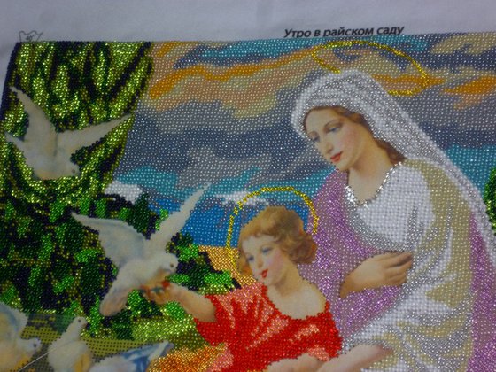 Этап процесса «Богородица и голуби (Утро в райском саду), бисер»