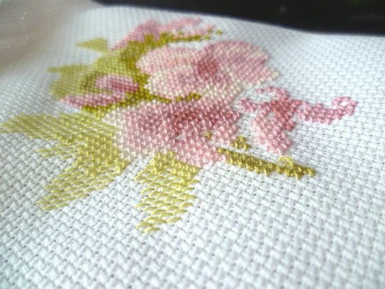 Этап процесса ««Павлиний глаз» (Чарівна Мить), мулине и бисер»