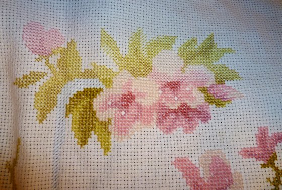 Этап процесса ««Павлиний глаз» (Чарівна Мить), мулине и бисер»