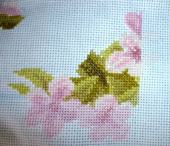 Этап процесса ««Павлиний глаз» (Чарівна Мить), мулине и бисер»