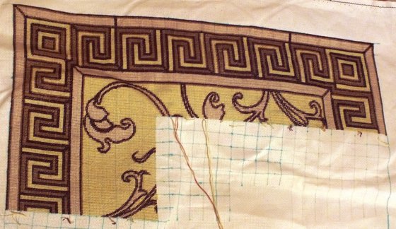 Этап процесса «Подушка "Греческий орнамент"»