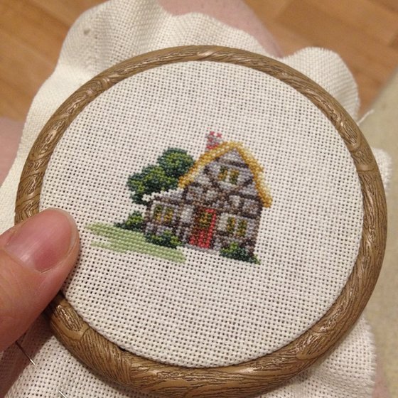 Этап процесса «Домик с балками (4 из 5)»