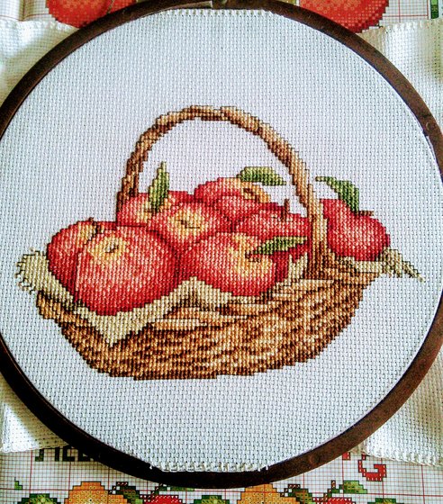 Этап процесса «Красные яблочки в карзиночке»