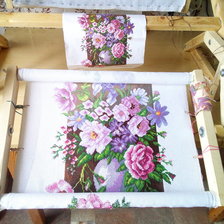 Процесс «1/2 вышивки "Ваза с цветами"»