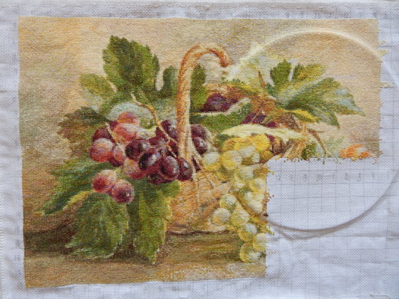 Этап процесса «Корзина с виноградом.»