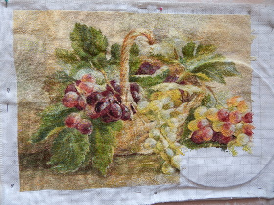 Этап процесса «Корзина с виноградом.»