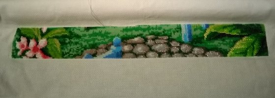 Этап процесса «Мышки в саду расслабляется бисер.»