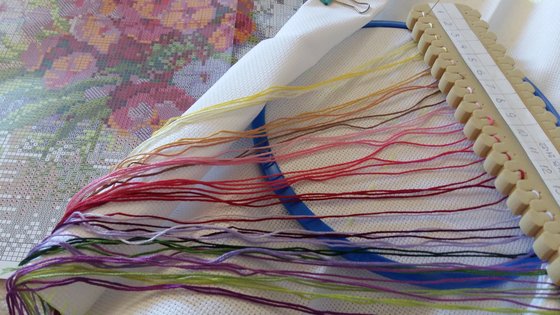 Этап процесса «Риолис 1069 "Акварельные флоксы"»