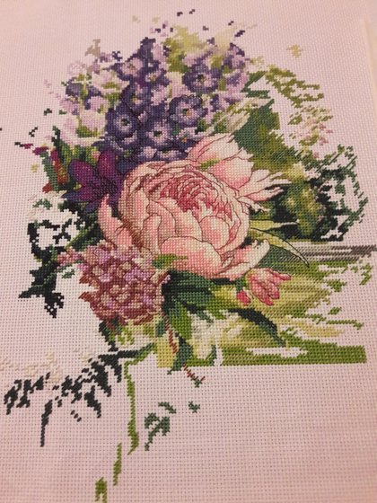 Этап процесса «Пионы и дельфиниумы.»